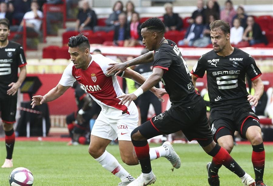 开云 -关键战突围战来临，巴西国家队围绕法甲豪取连胜，赛场秩序良好，更衣室氛围转暖的简单介绍