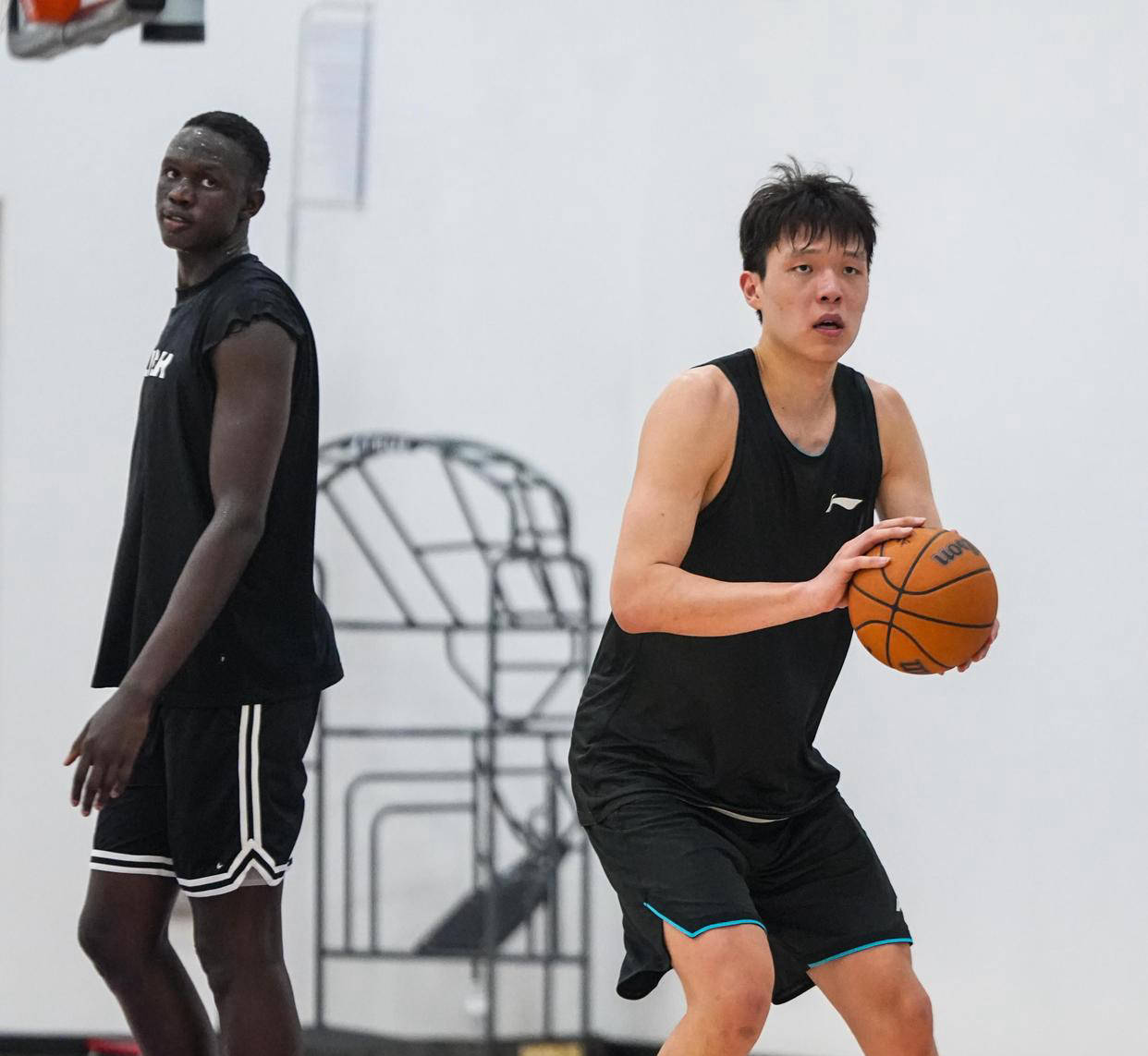  西甲赛程吃紧，密尔沃基雄鹿赛后复出首秀，信心回归，控场能力成焦点