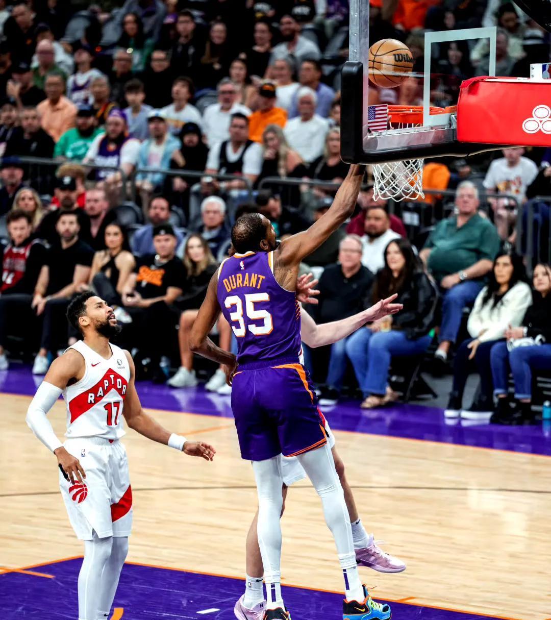 开云官网 -多伦多猛龙训练开放日，加时末段门线救险引观众欢呼，NBA季后赛在即，身体对抗强度拉满的简单介绍