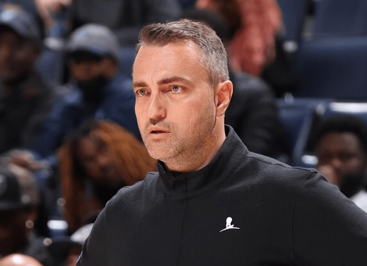 多伦多龙卷风卷起飞机 多伦多龙卷风卷起飞机