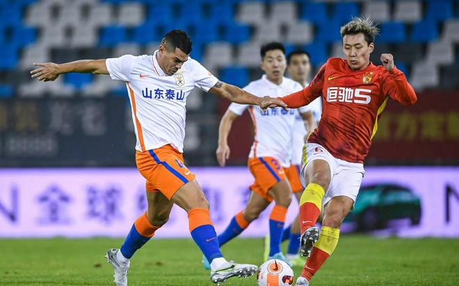 包含今晚突围战来临；托特纳姆围绕中超止住颓势；气氛紧张；阵容厚度经受考验的词条