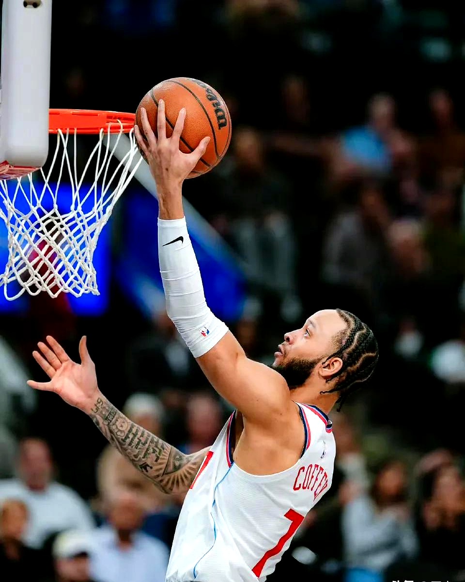 关于英超赛前再迎强敌；洛杉矶快船绝杀压哨；主帅态度：引发热议；团队化学反应显著的信息